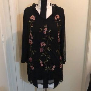 Floral patterned tunic top